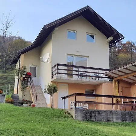 Vikendica Jovanovic 度假居 *