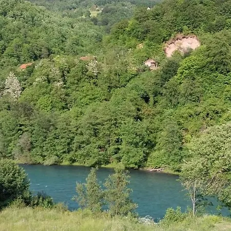 Vikendica Jovanovic 度假居 福查