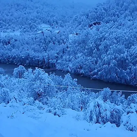 Vikendica Jovanovic 度假居 福查